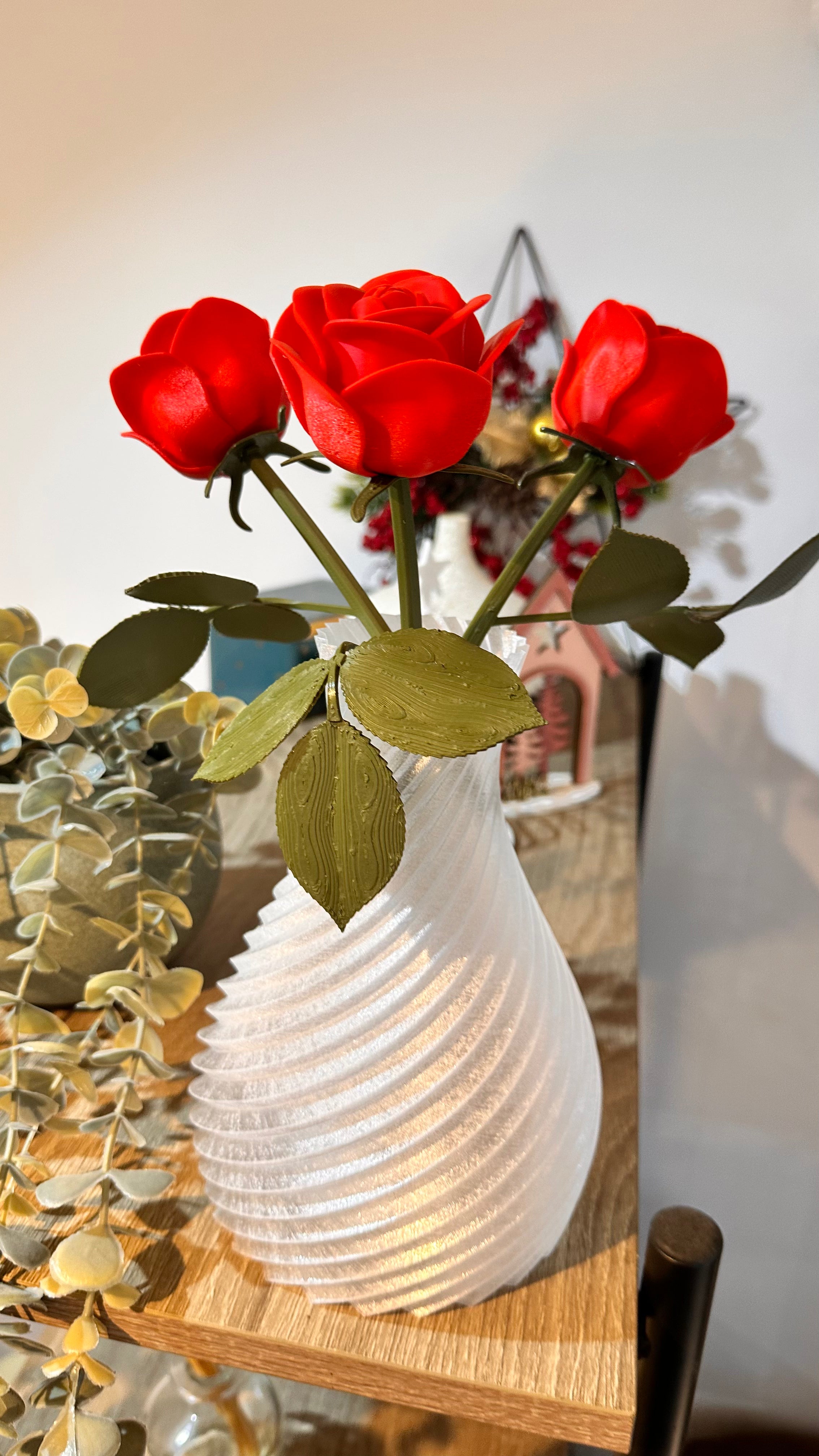 Vaso de rosas artificial